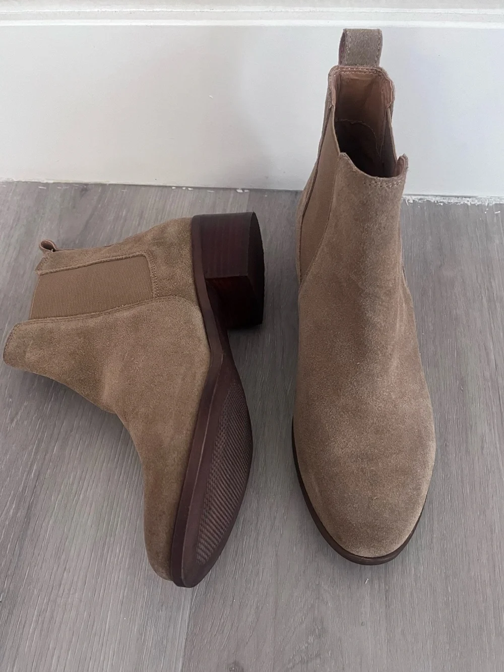 STEVE MADDEN Dover tan suede ankle boots